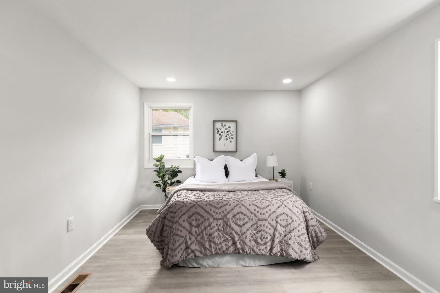 144 Greenmeadow Dr
