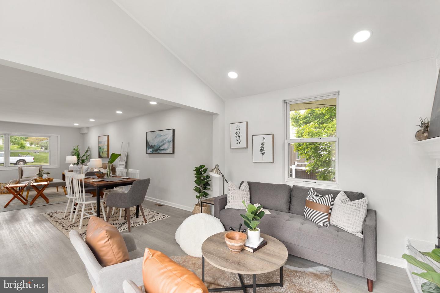 144 Greenmeadow Dr