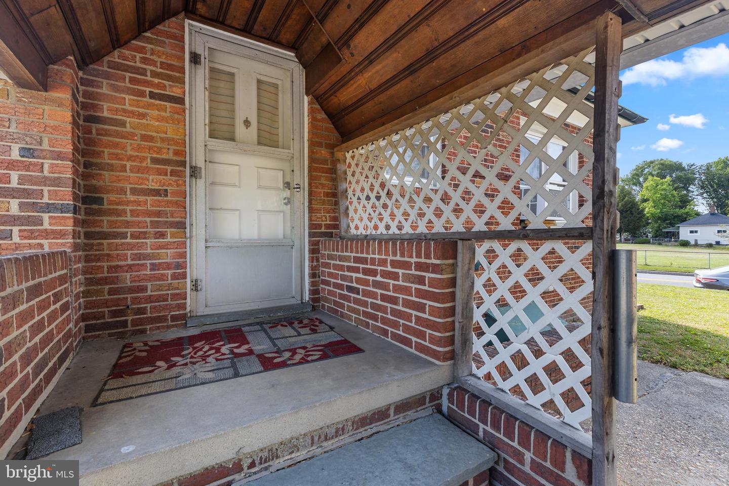 110 Riverside Dr