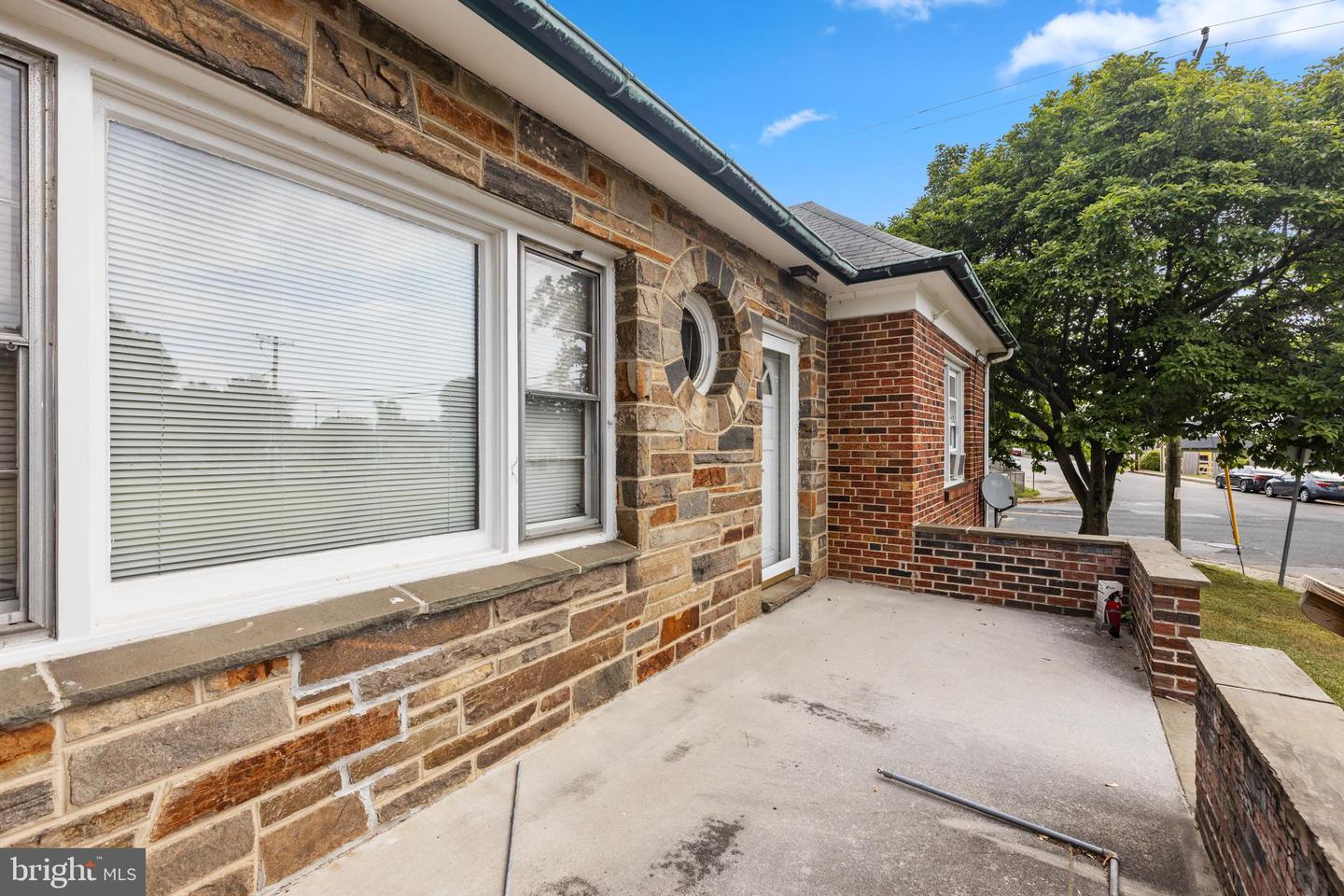 110 Riverside Dr