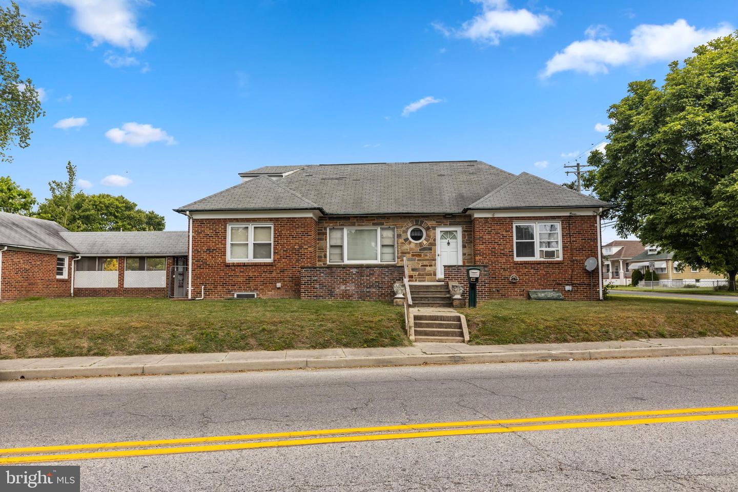 110 Riverside Dr