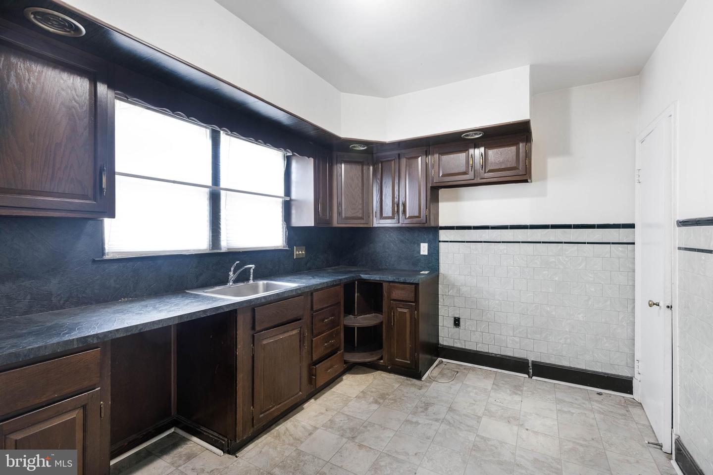 110 Riverside Dr