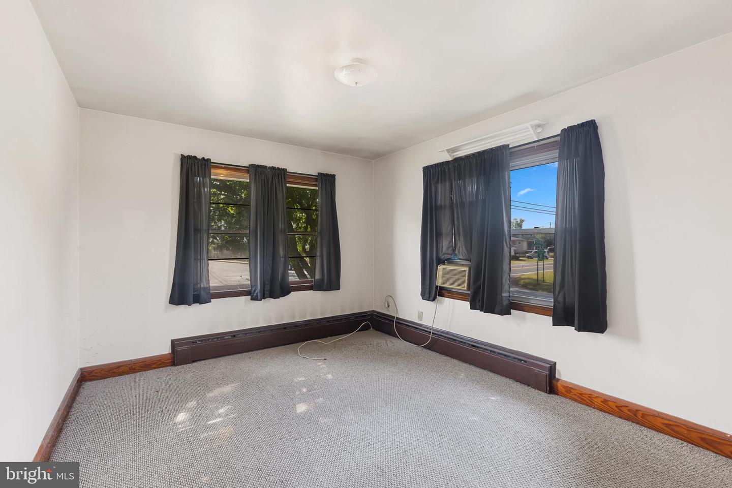 110 Riverside Dr