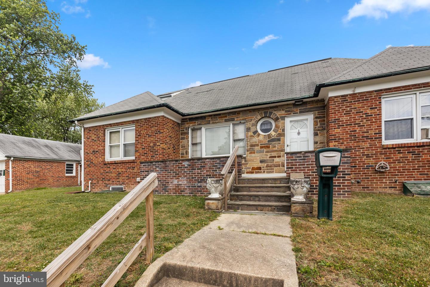 110 Riverside Dr