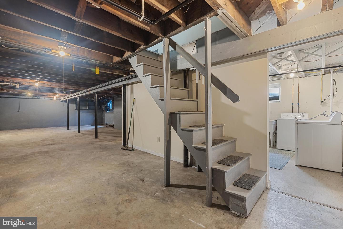 110 Riverside Dr