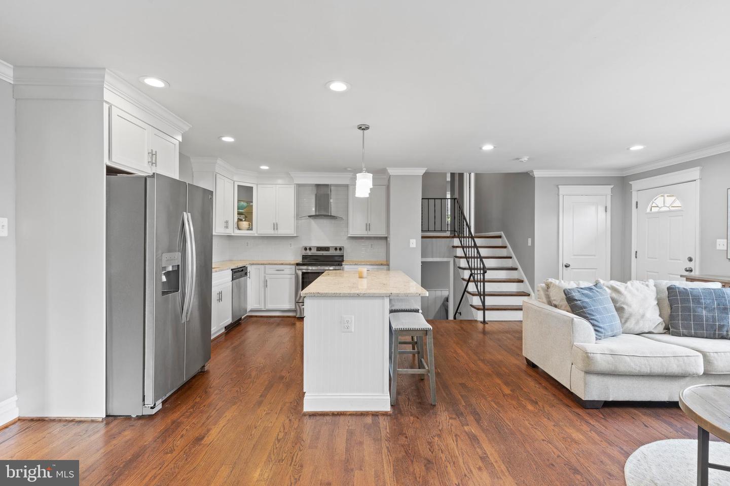 3019 6th Ave