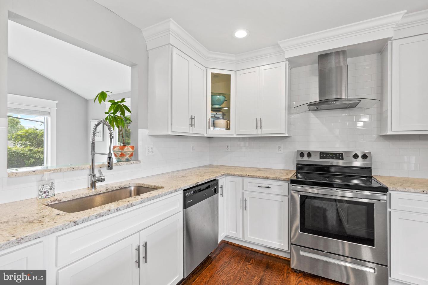 3019 6th Ave