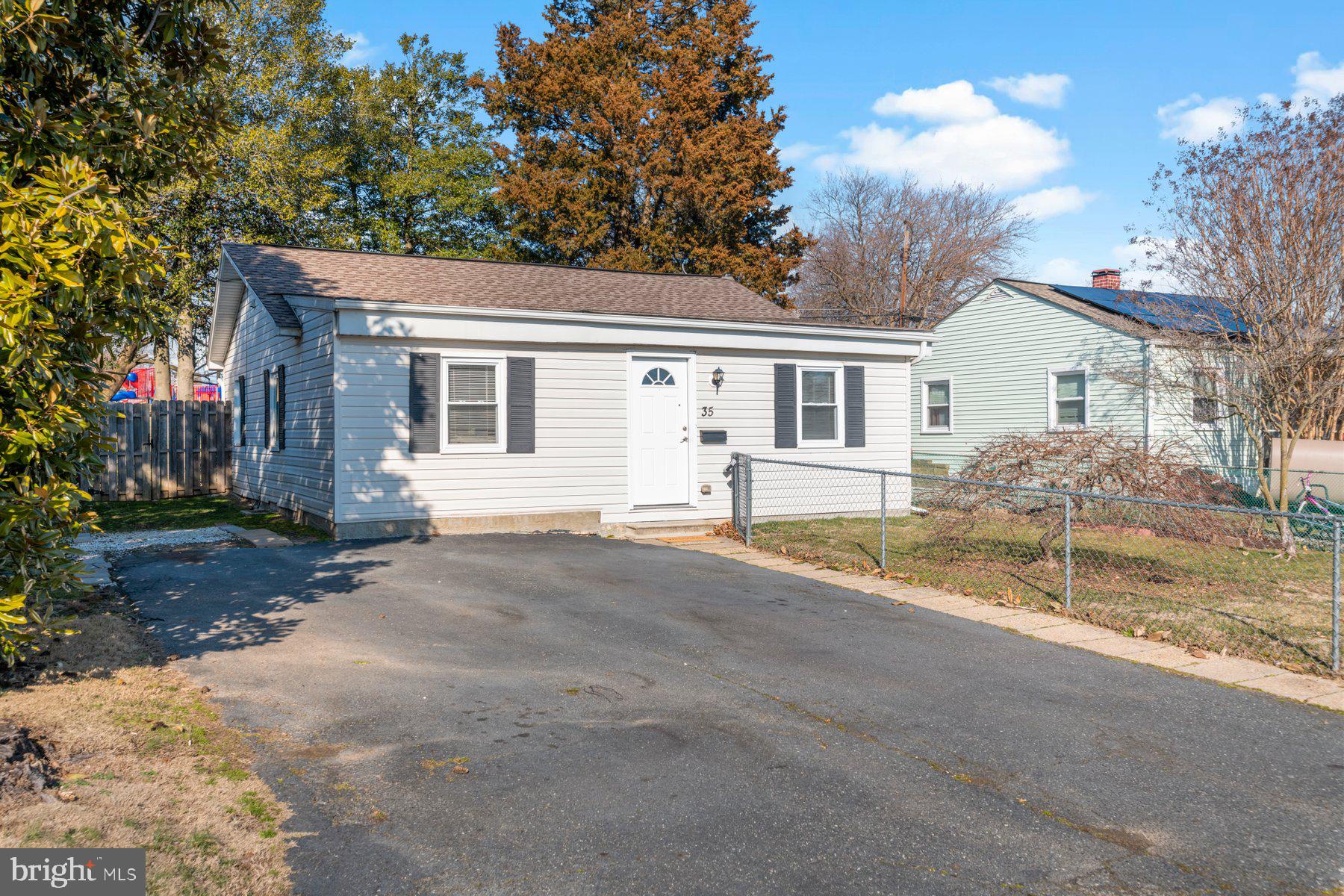 35 Blister St