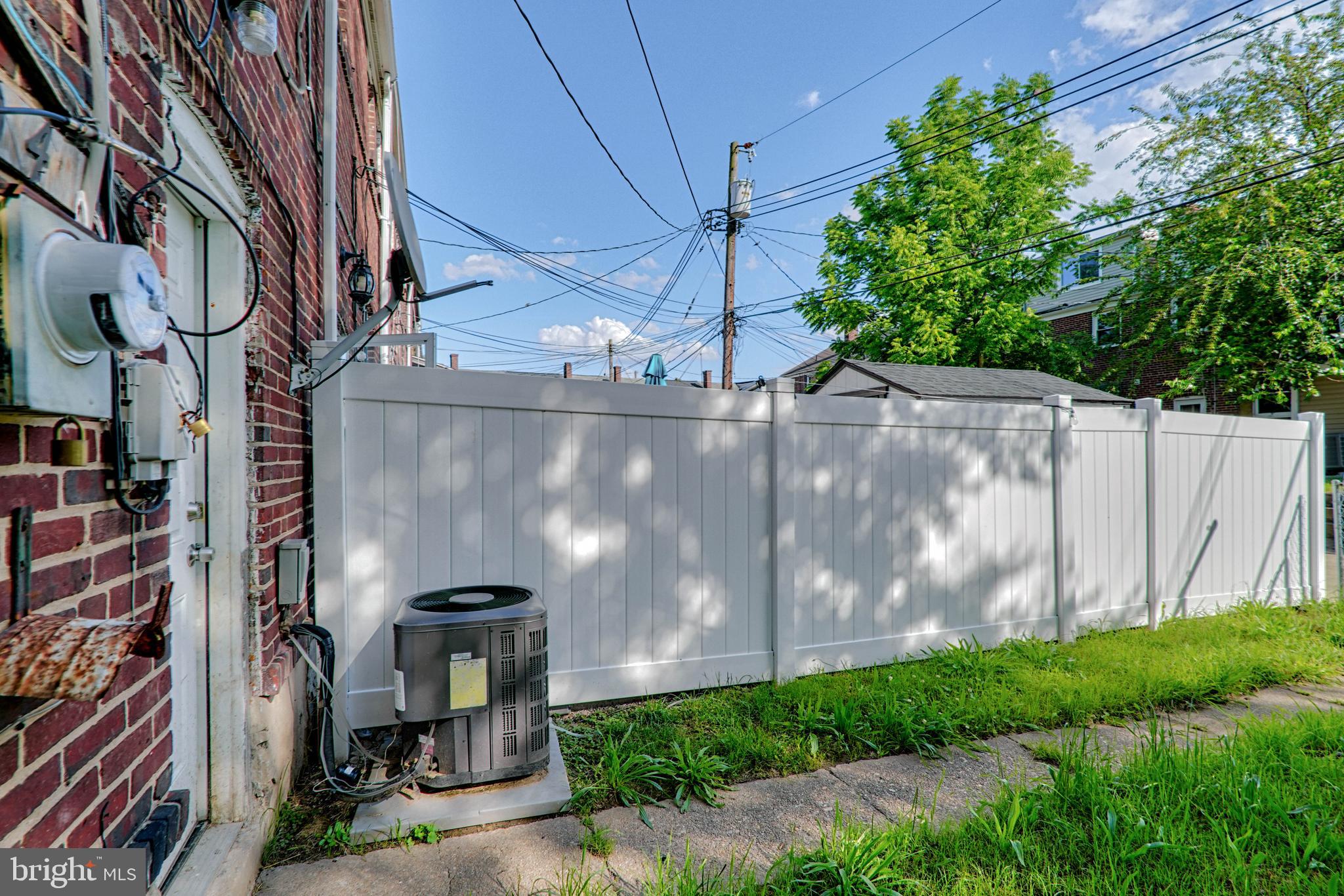 404 Avondale Rd