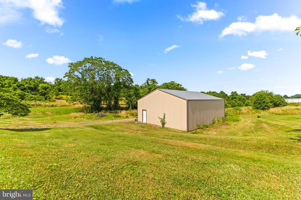 4566 Ridge Rd