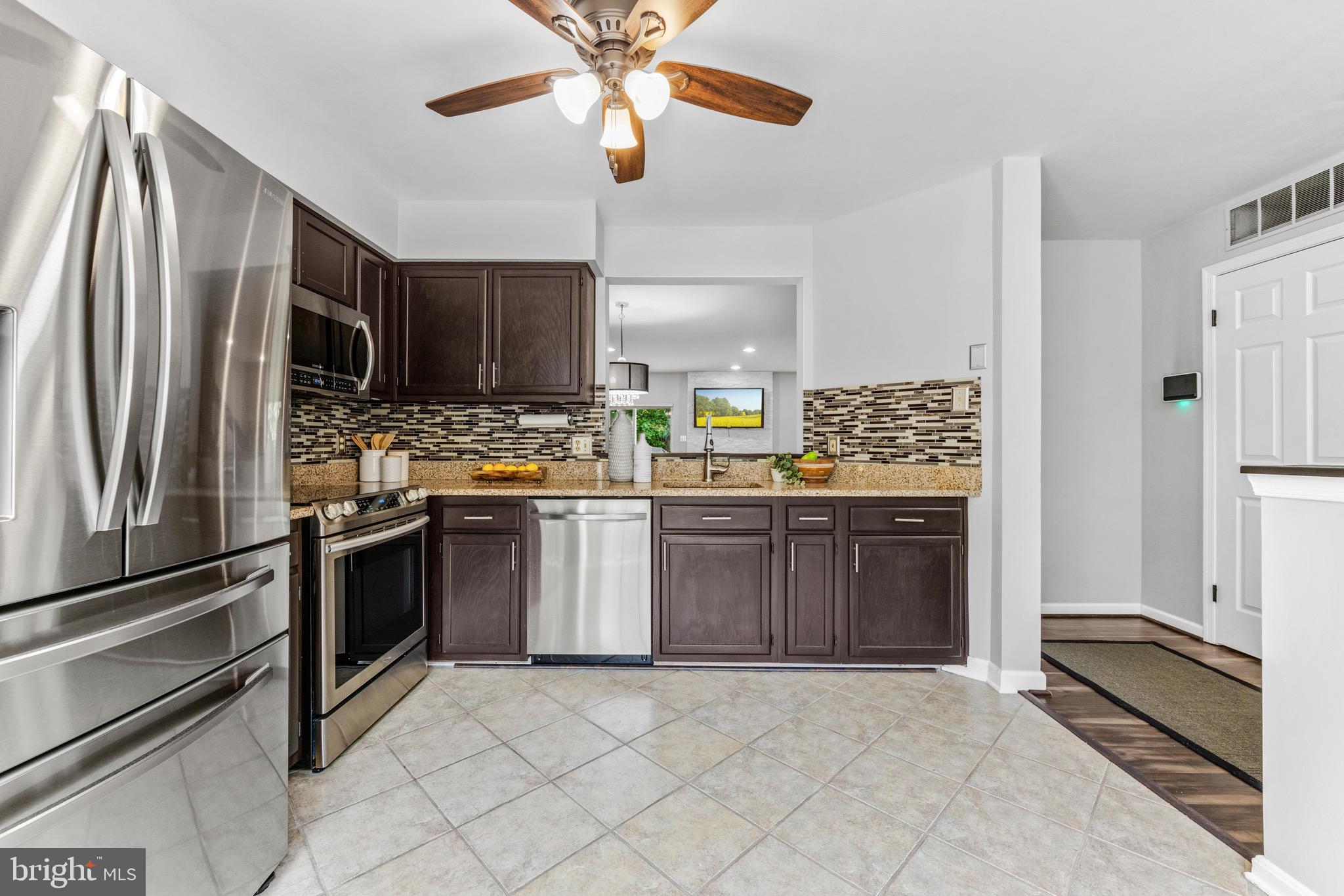 8018 Green Valley Ln