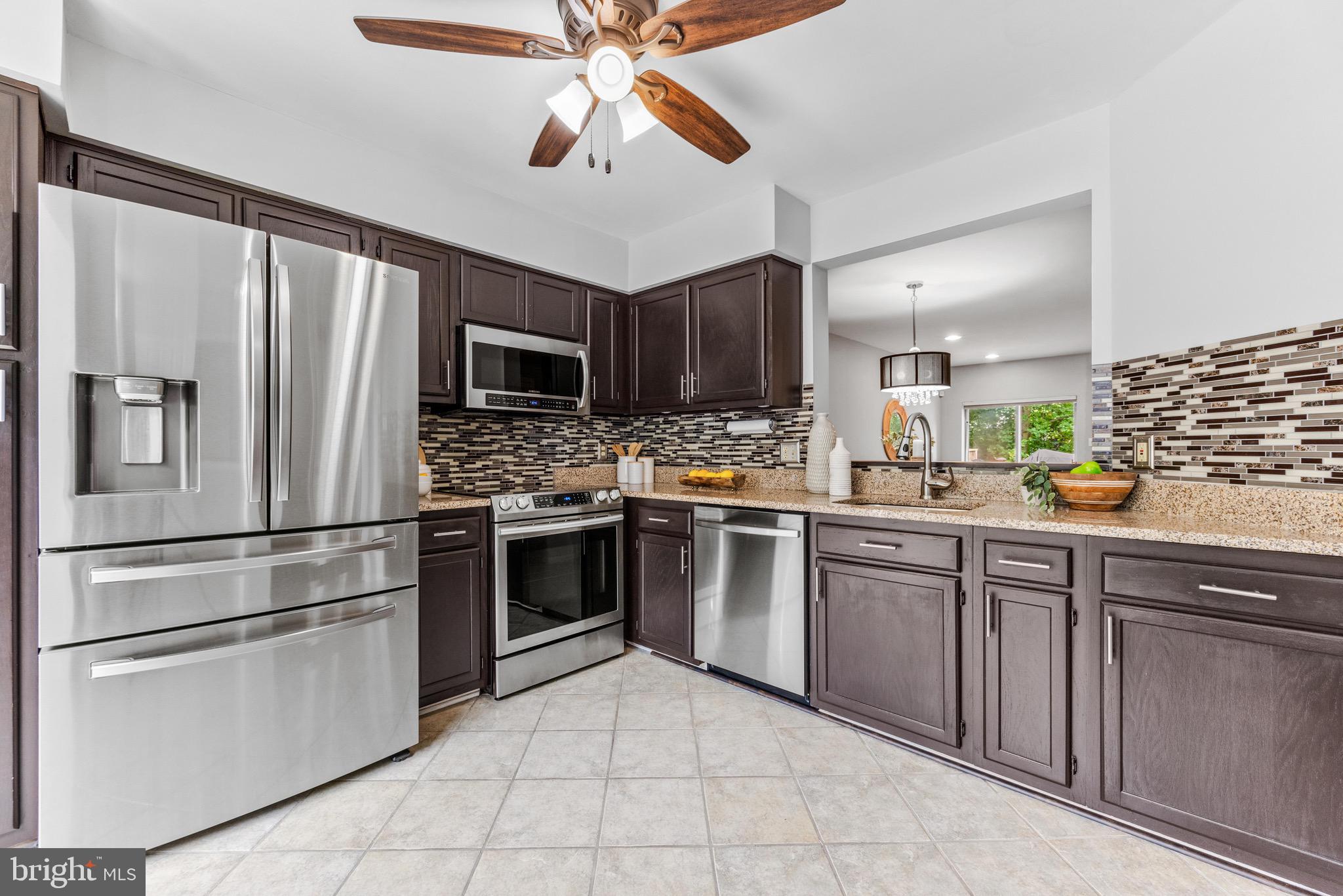 8018 Green Valley Ln