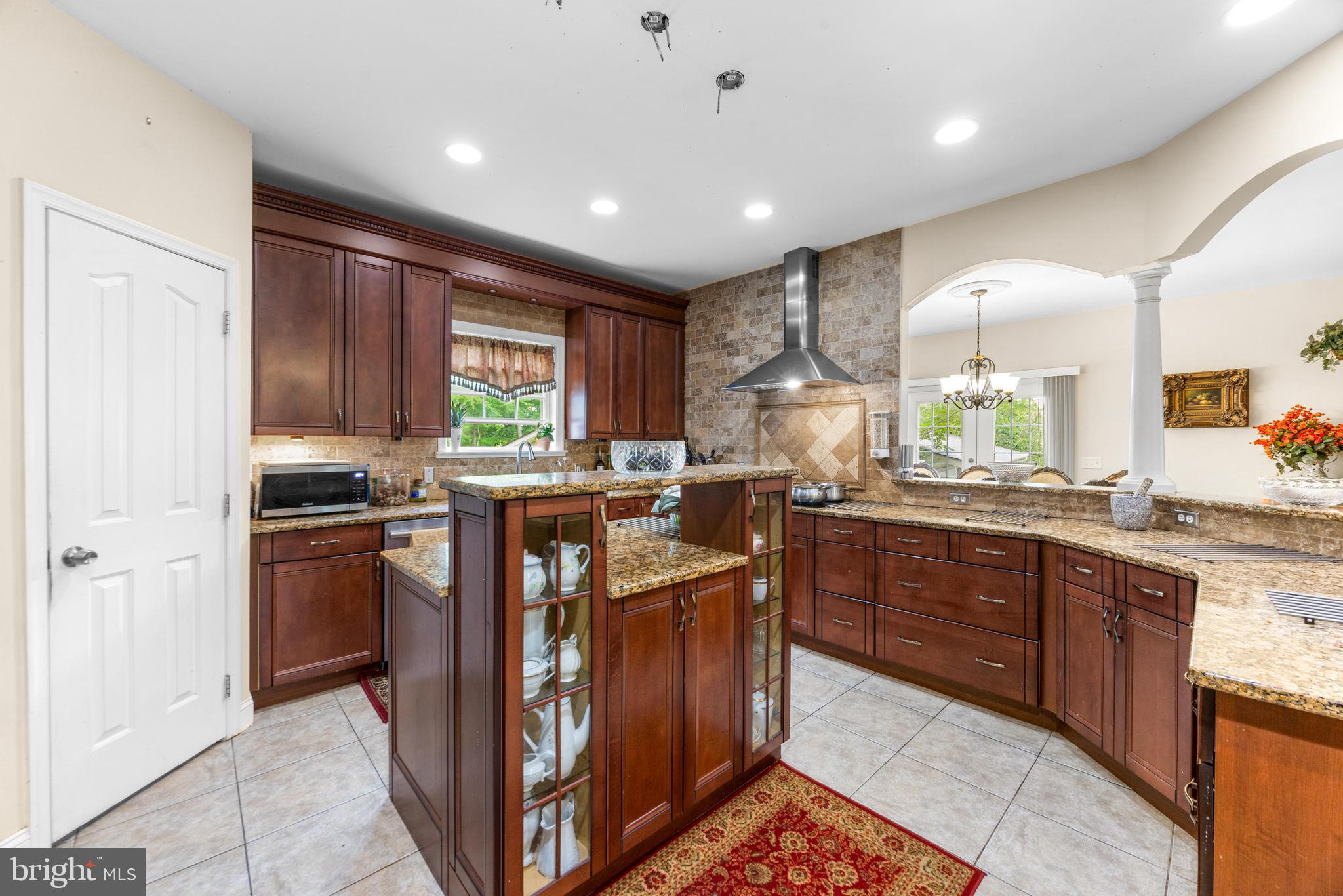 11809 CEDAR LANE
