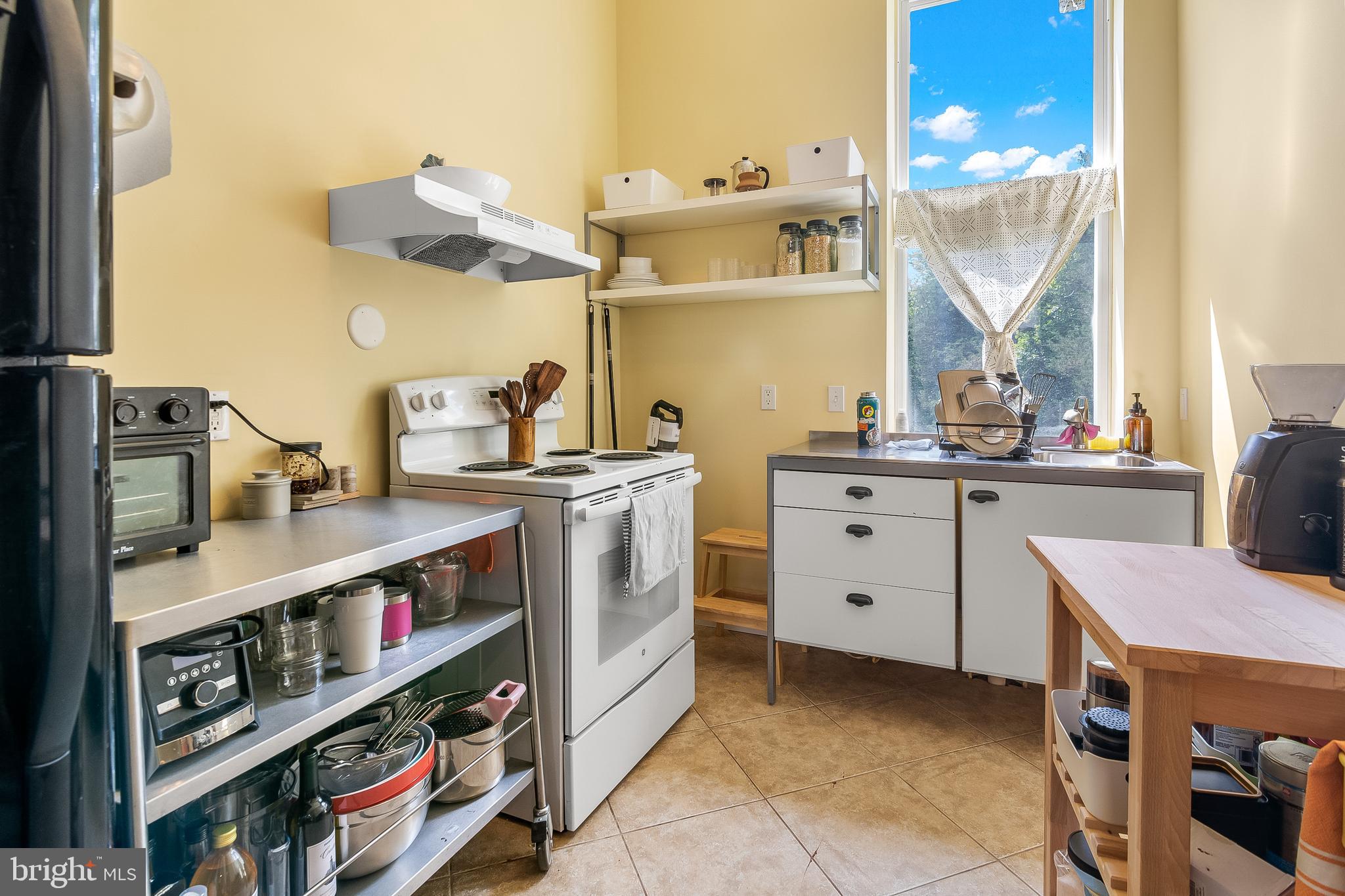 11809 CEDAR LANE