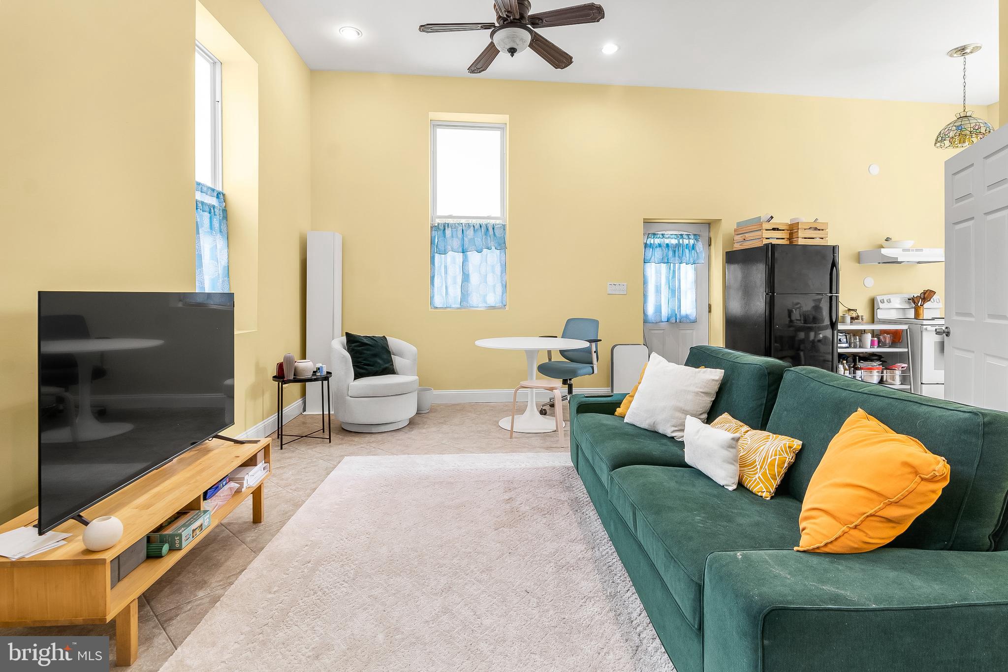 11809 CEDAR LANE