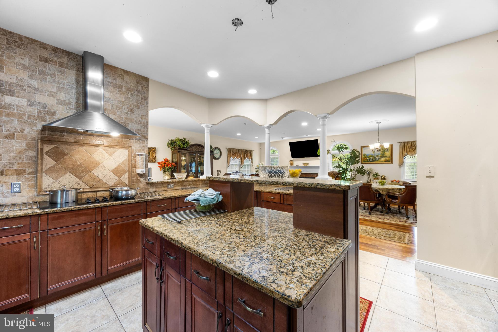 11809 CEDAR LANE
