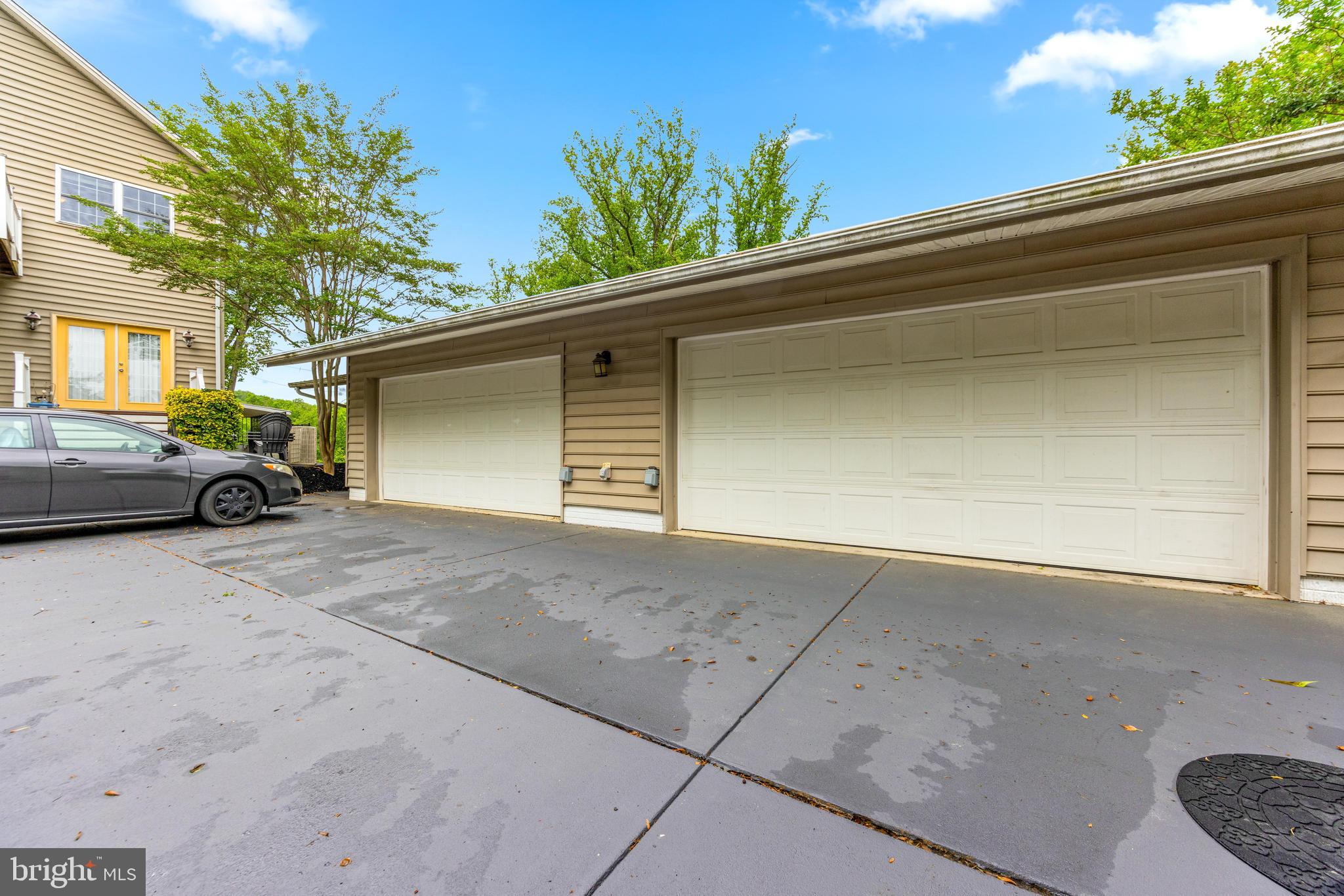 11809 CEDAR LANE