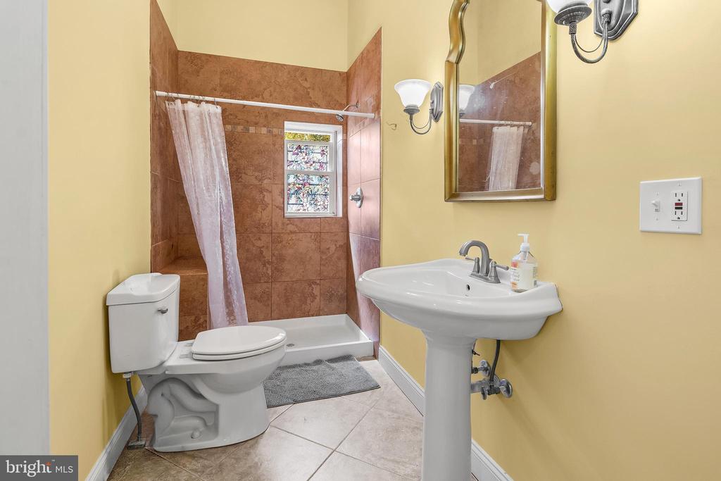 11809 CEDAR LANE
