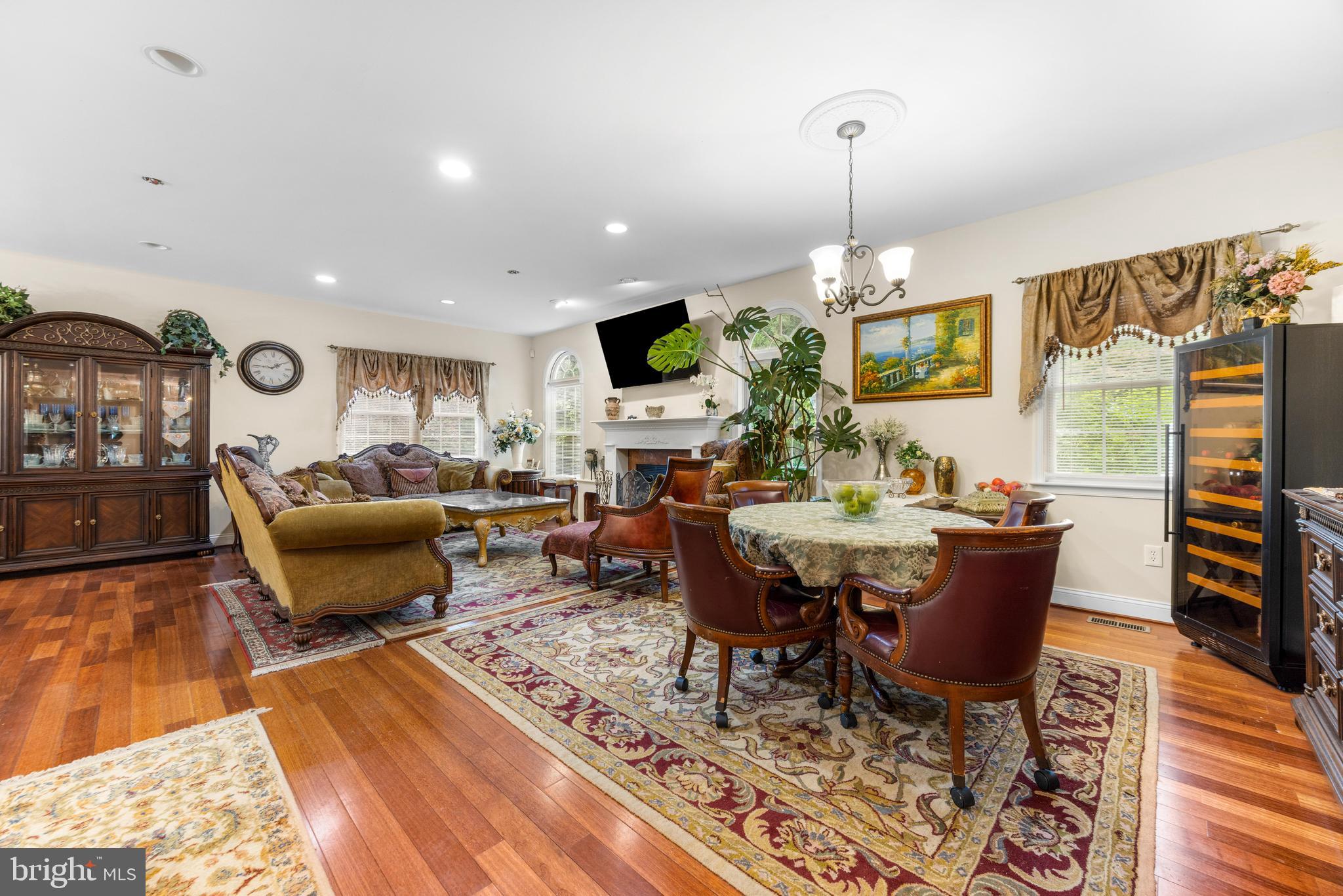11809 CEDAR LANE