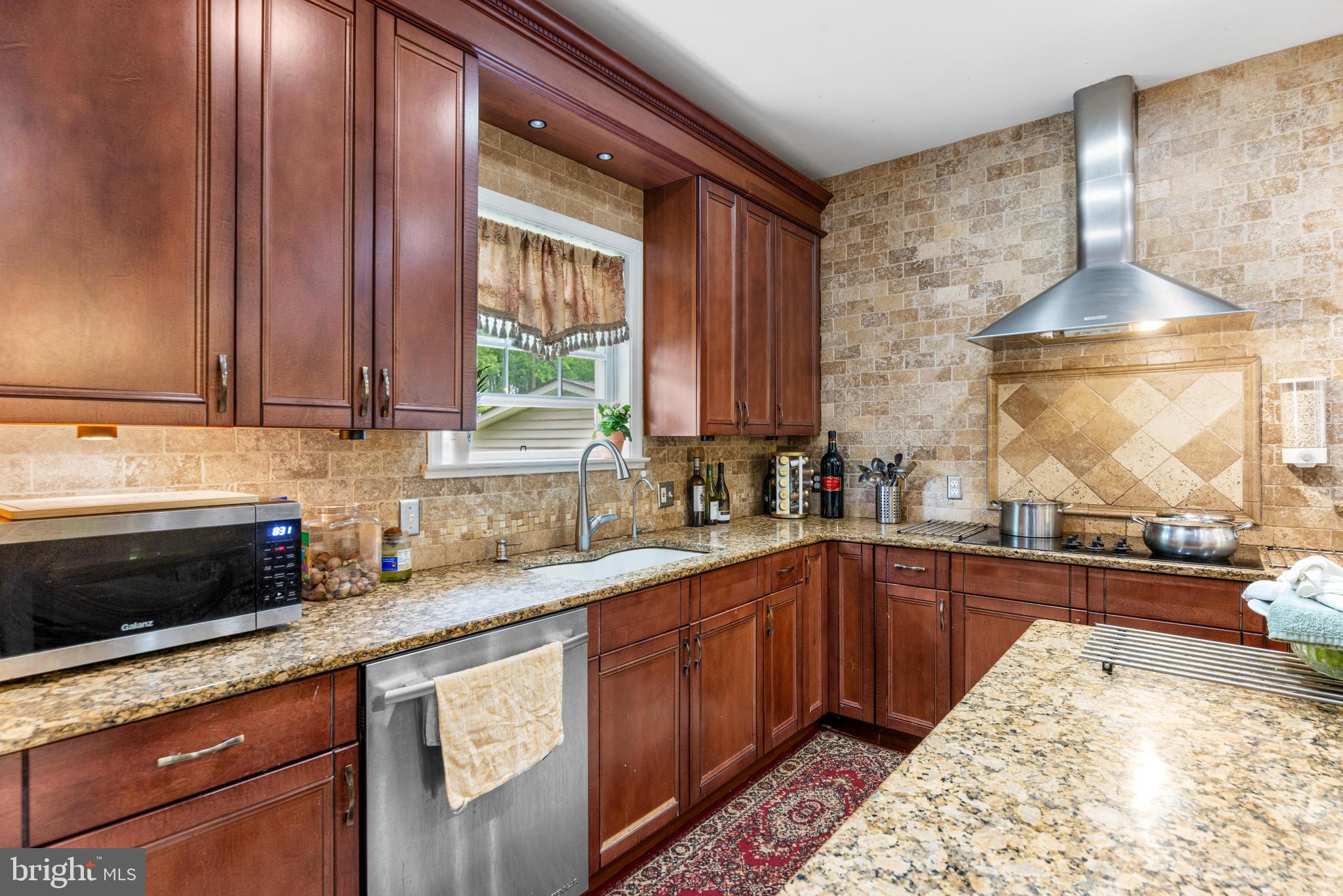 11809 CEDAR LANE