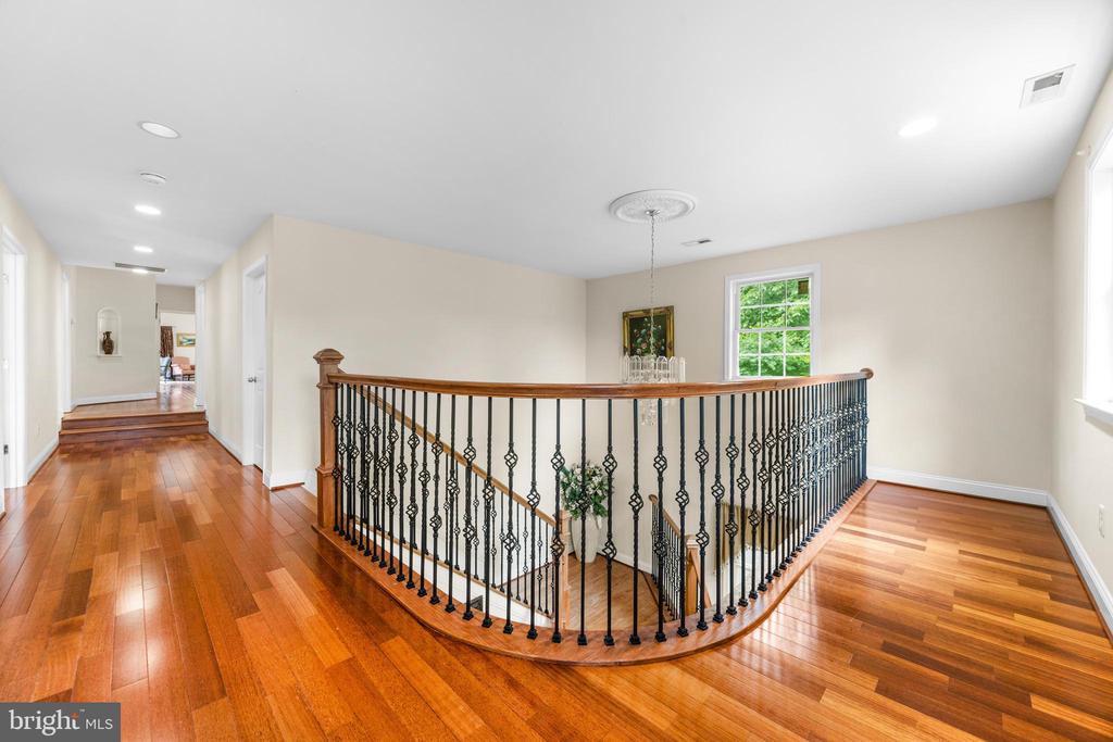 11809 CEDAR LANE