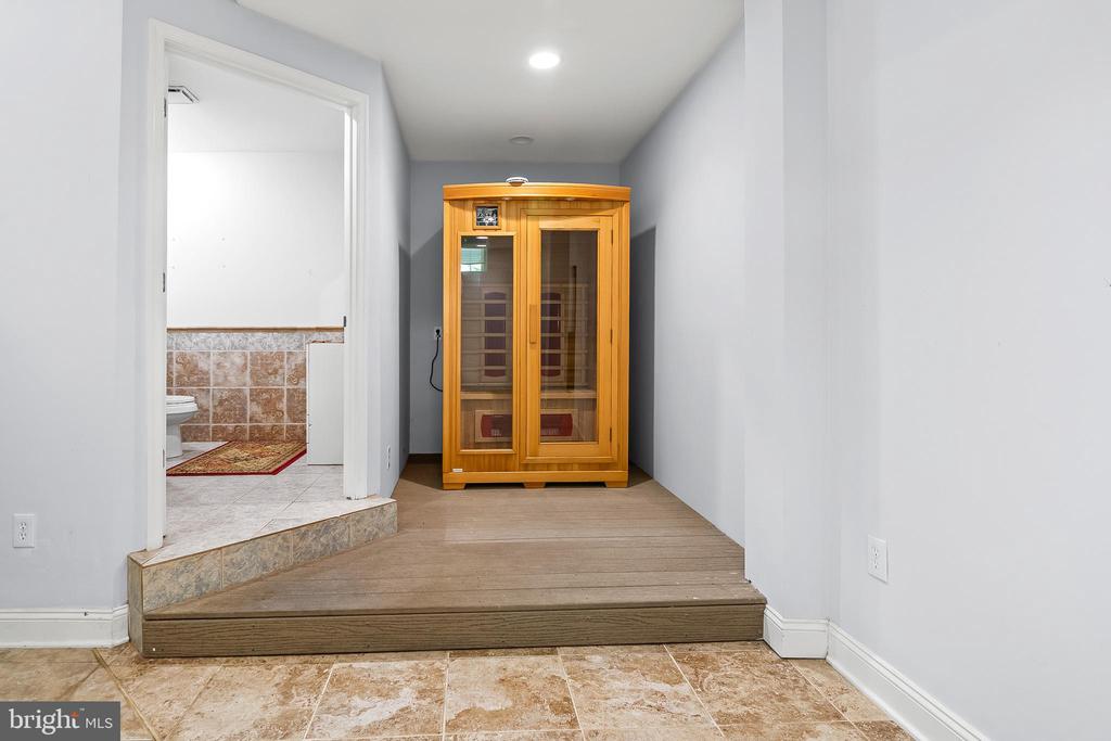 11809 CEDAR LANE