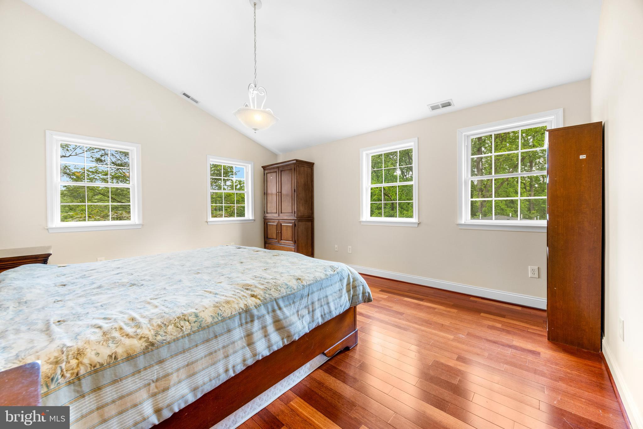 11809 CEDAR LANE