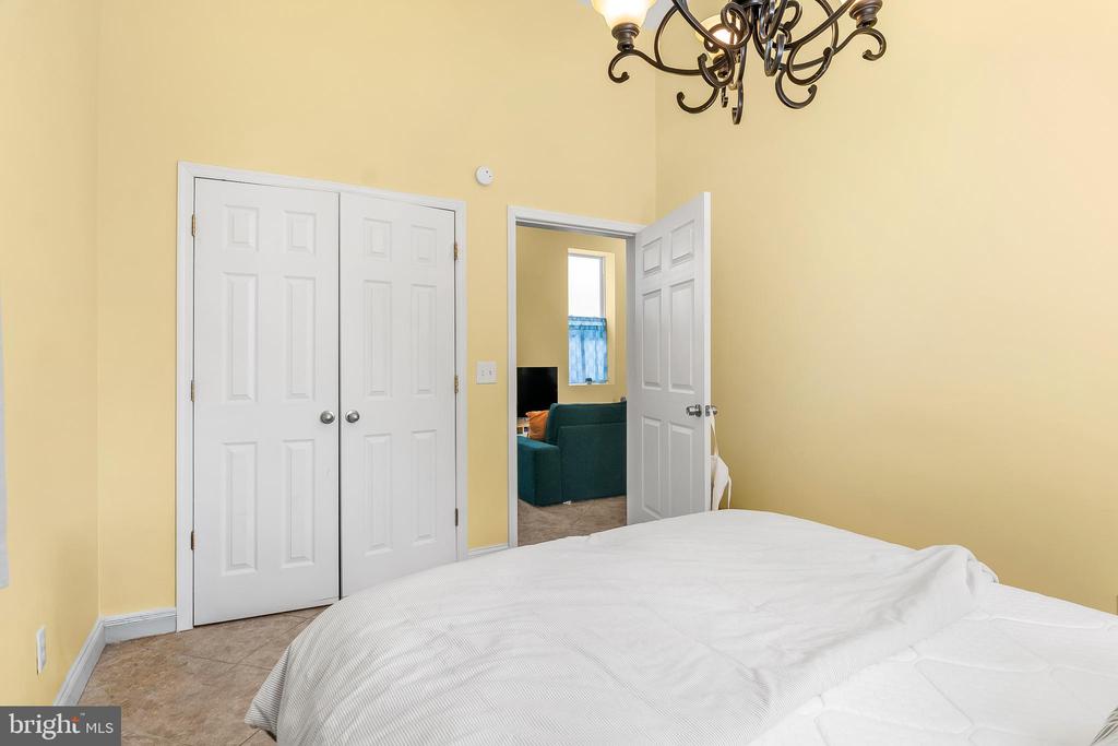 11809 CEDAR LANE