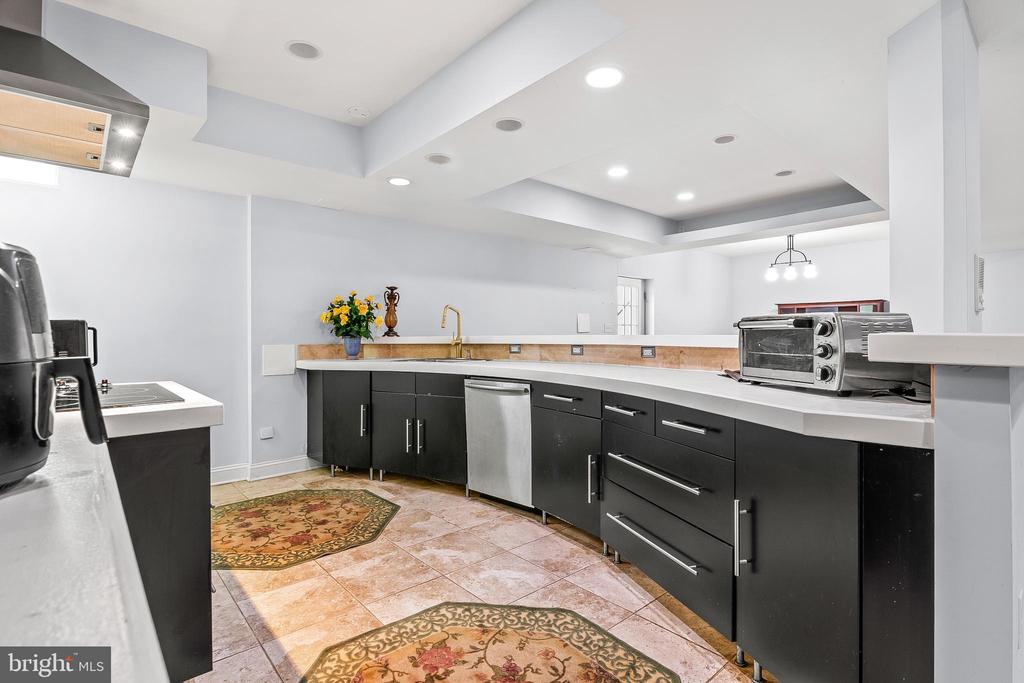 11809 CEDAR LANE