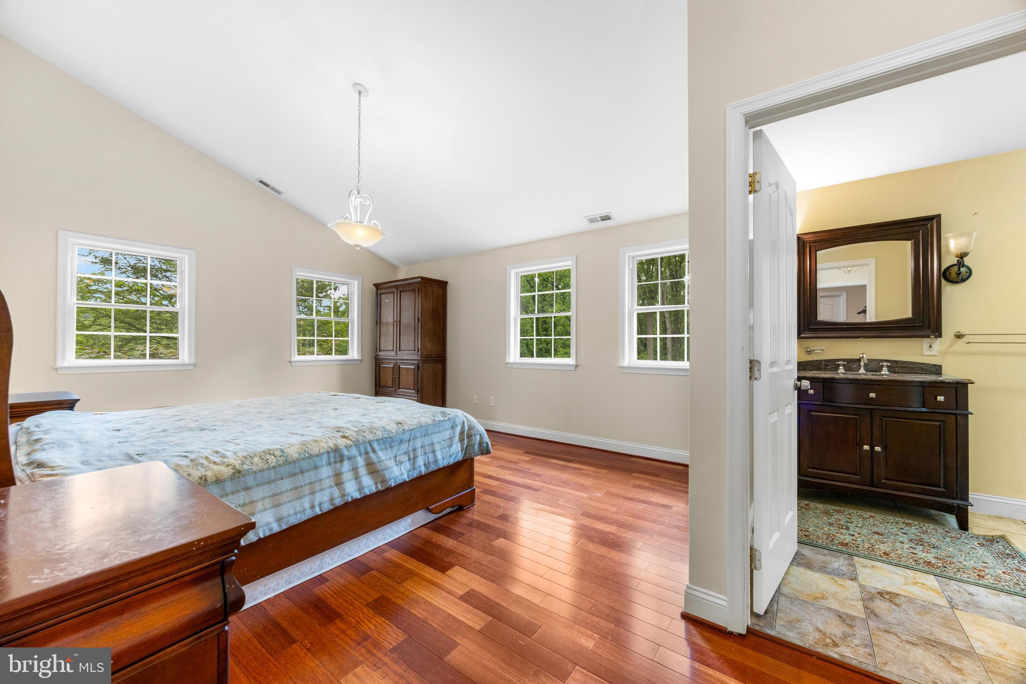 11809 CEDAR LANE