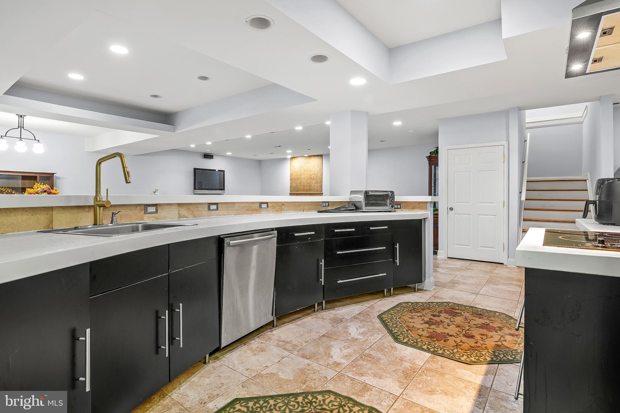 11809 CEDAR LANE