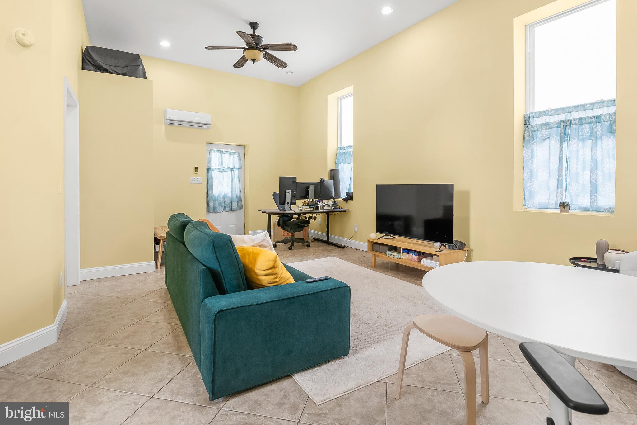 11809 CEDAR LANE