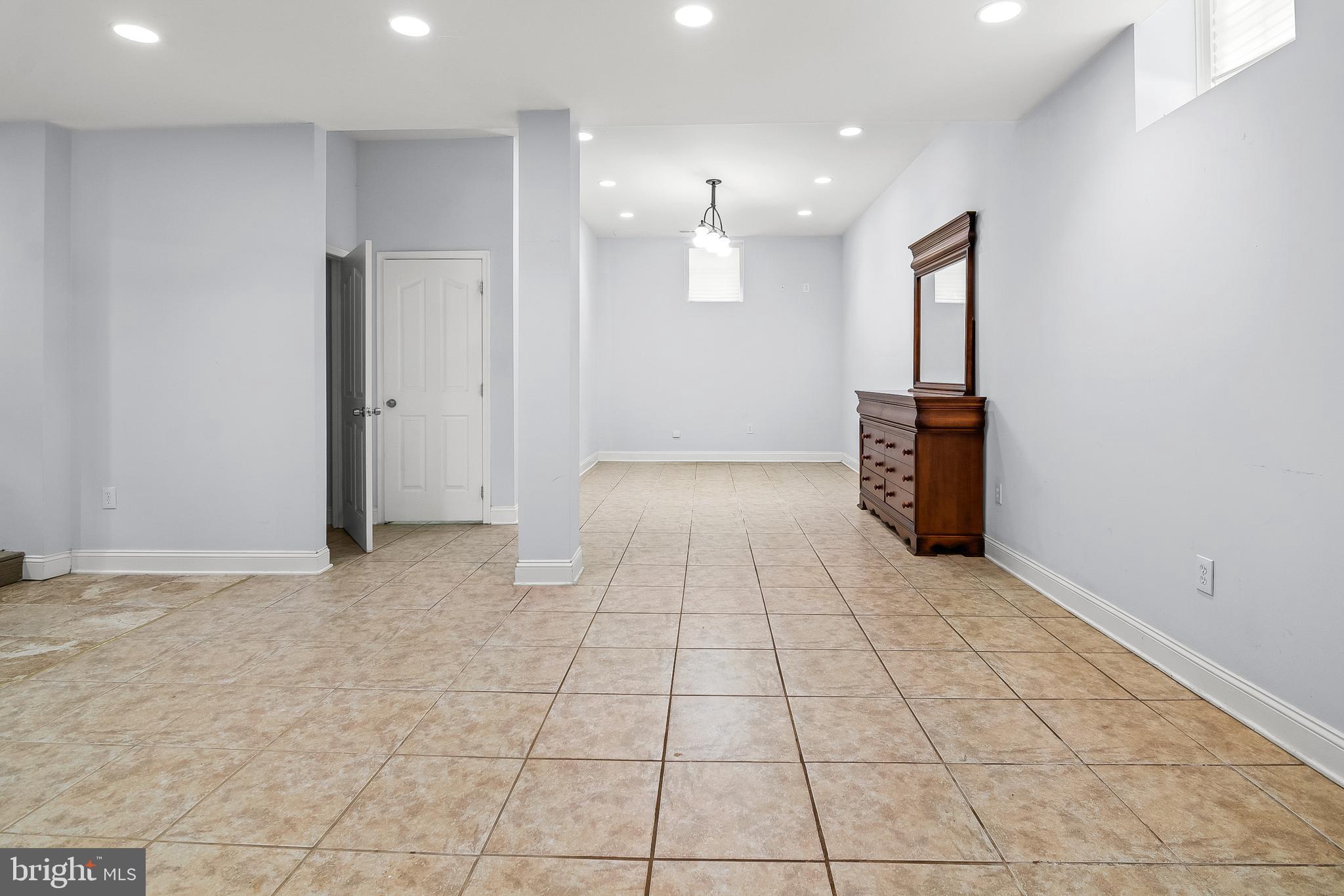 11809 CEDAR LANE