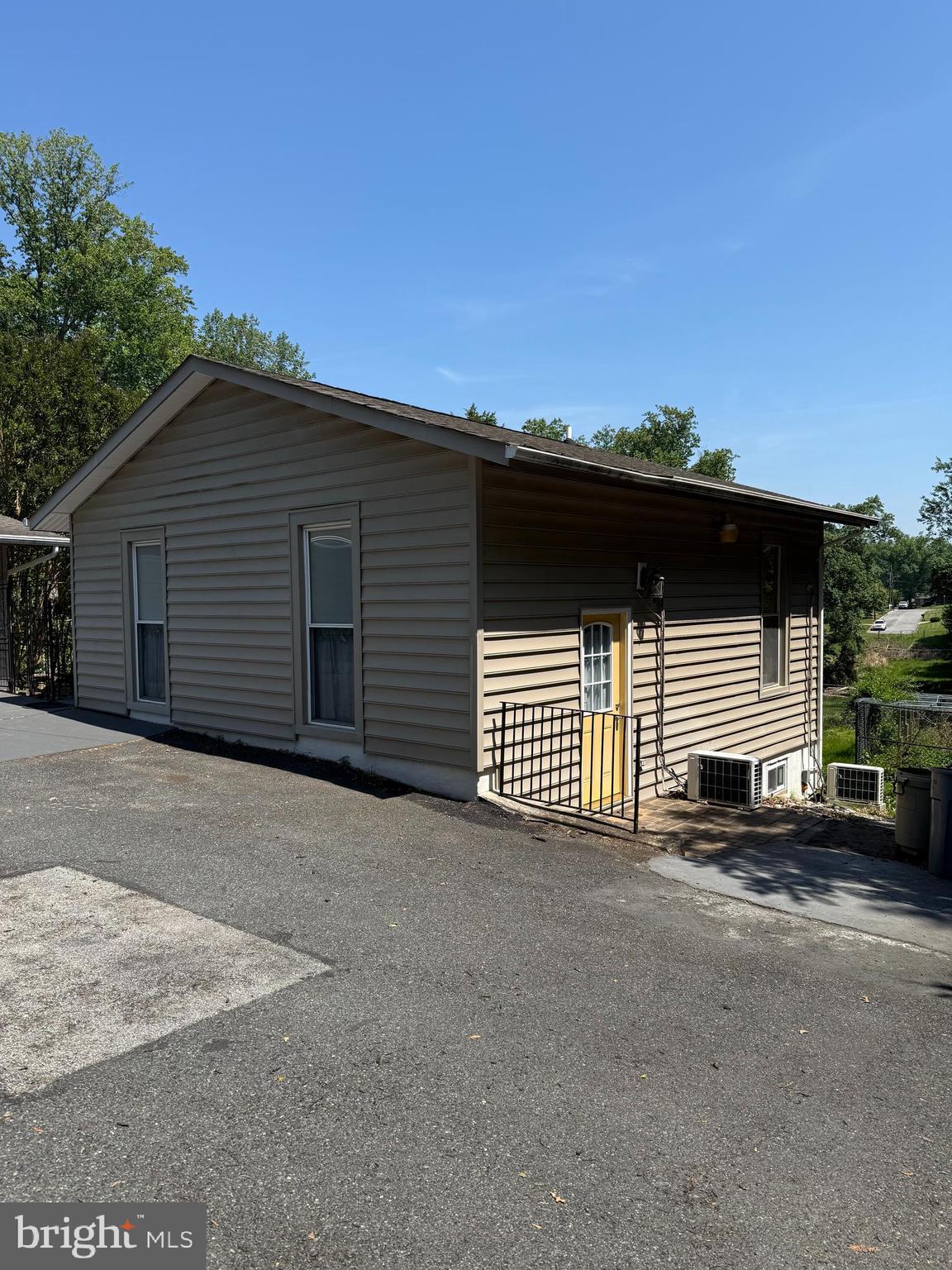 11809 CEDAR LANE