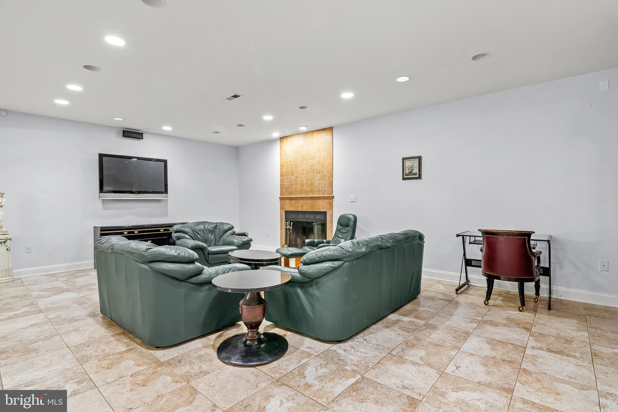 11809 CEDAR LANE