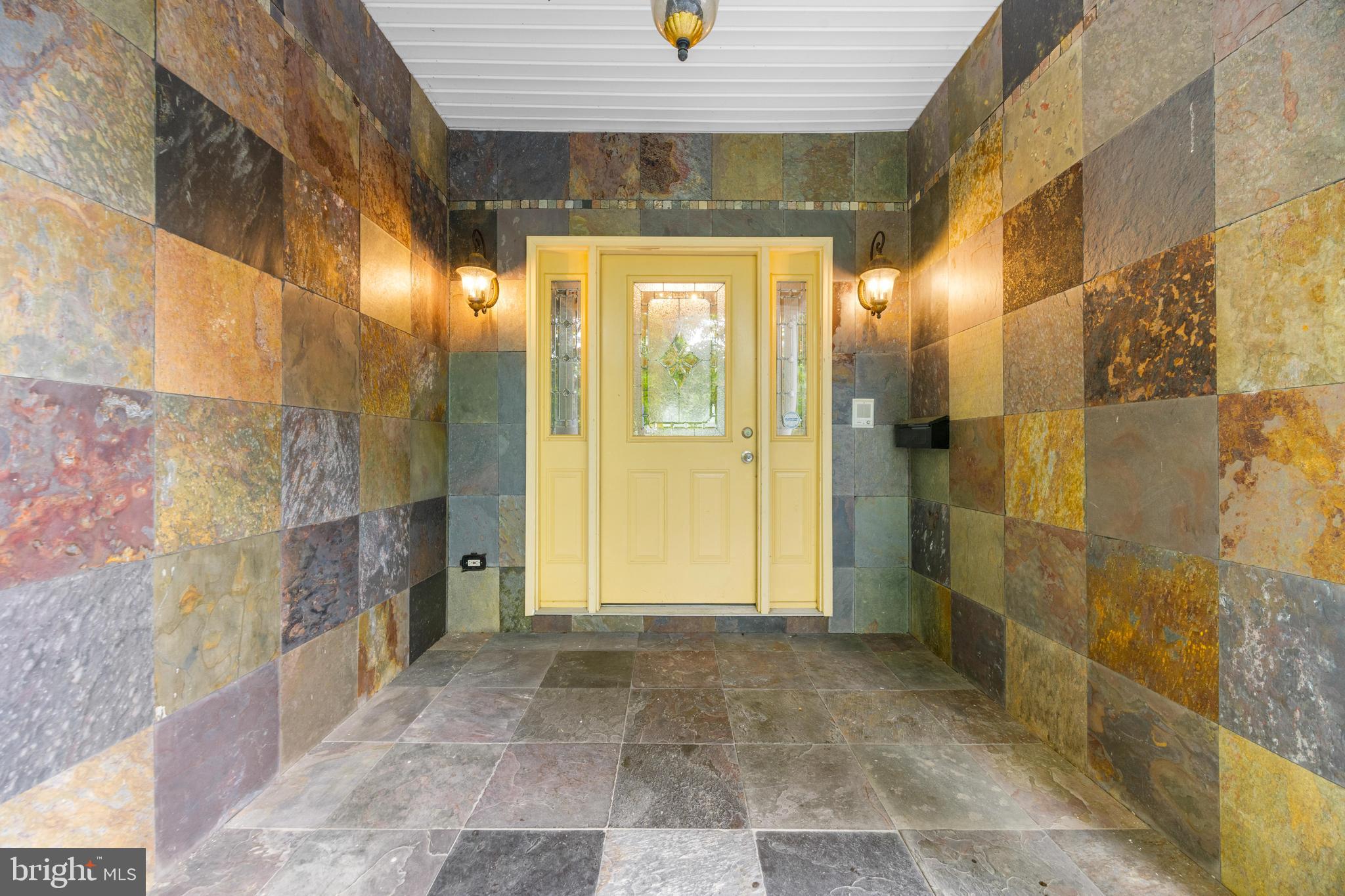 11809 CEDAR LANE