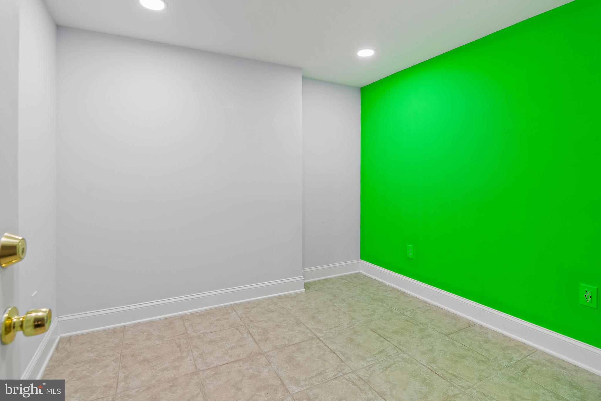 11809 CEDAR LANE