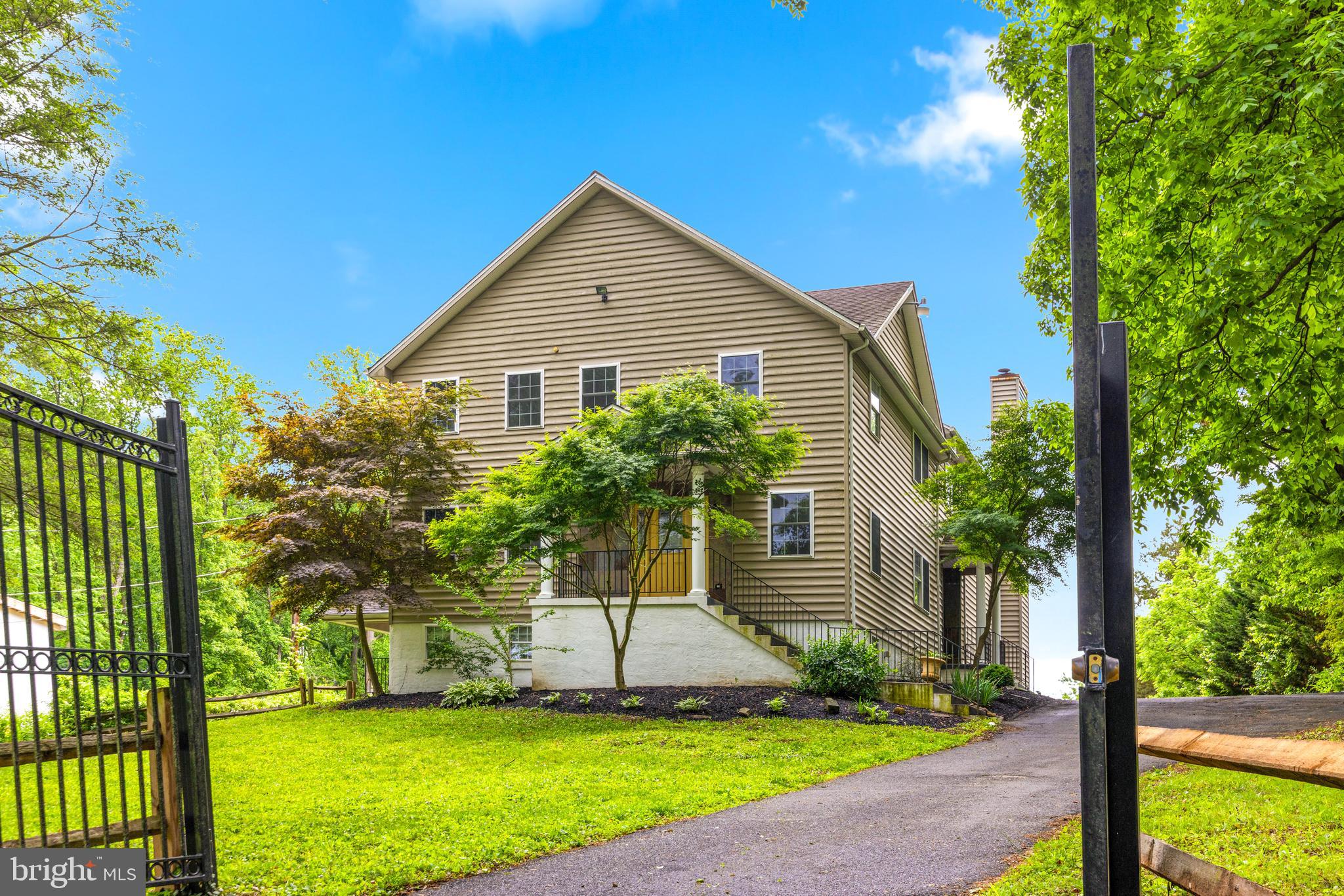 11809 CEDAR LANE