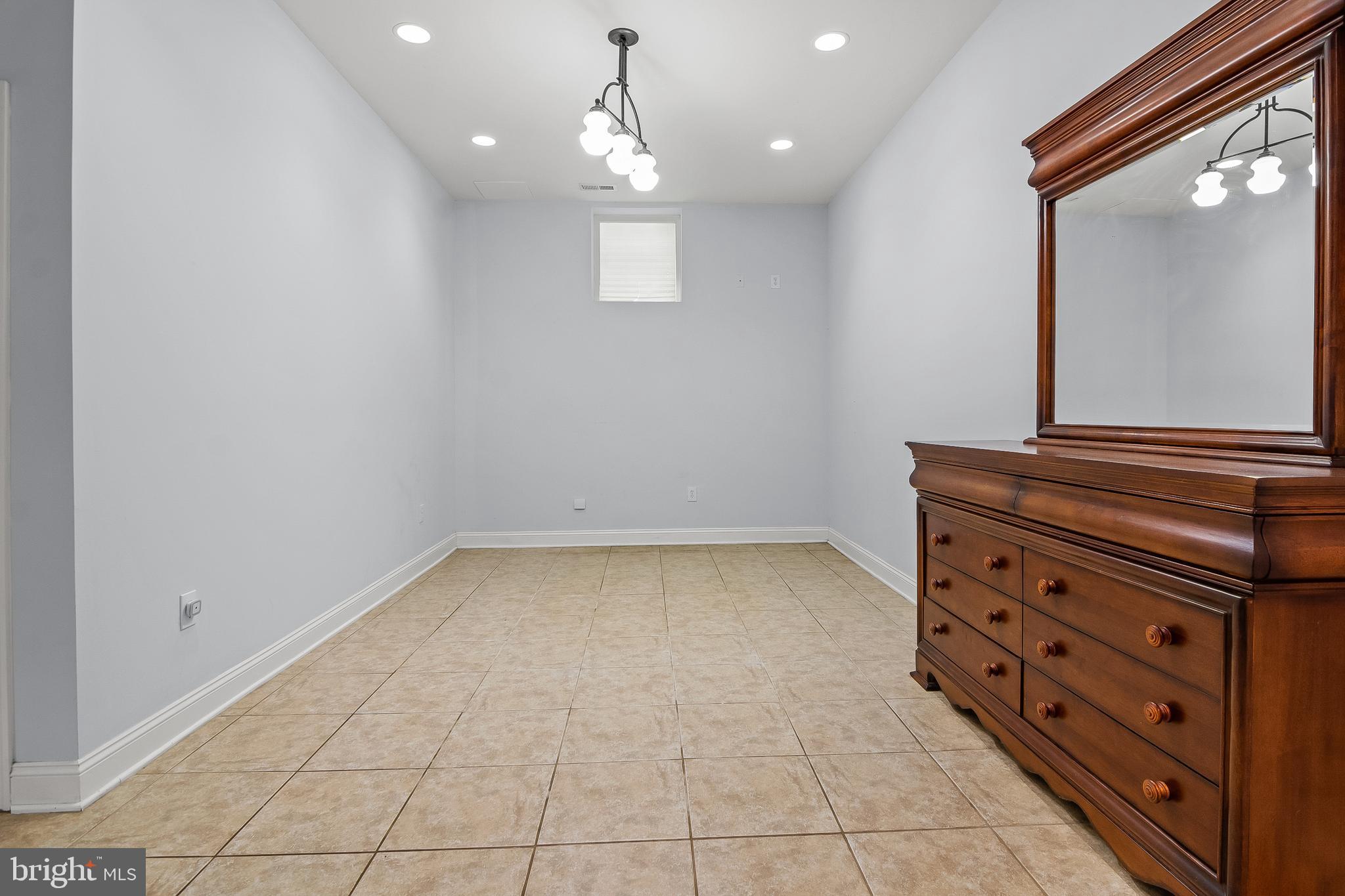11809 CEDAR LANE