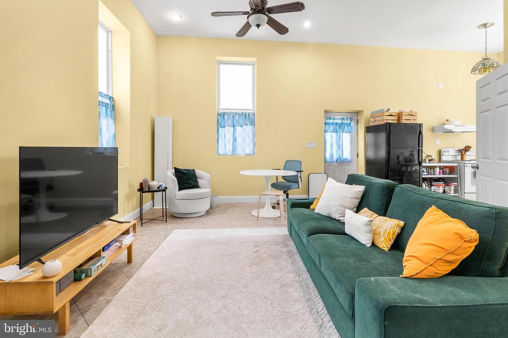 11809 CEDAR LANE