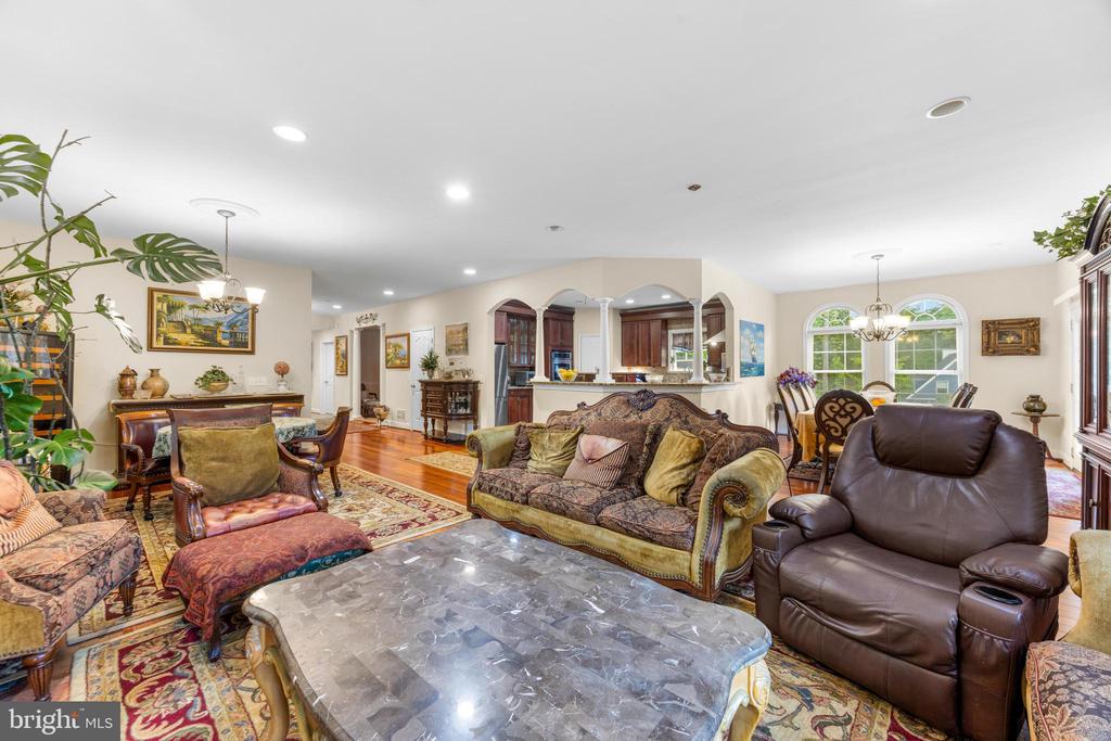 11809 CEDAR LANE