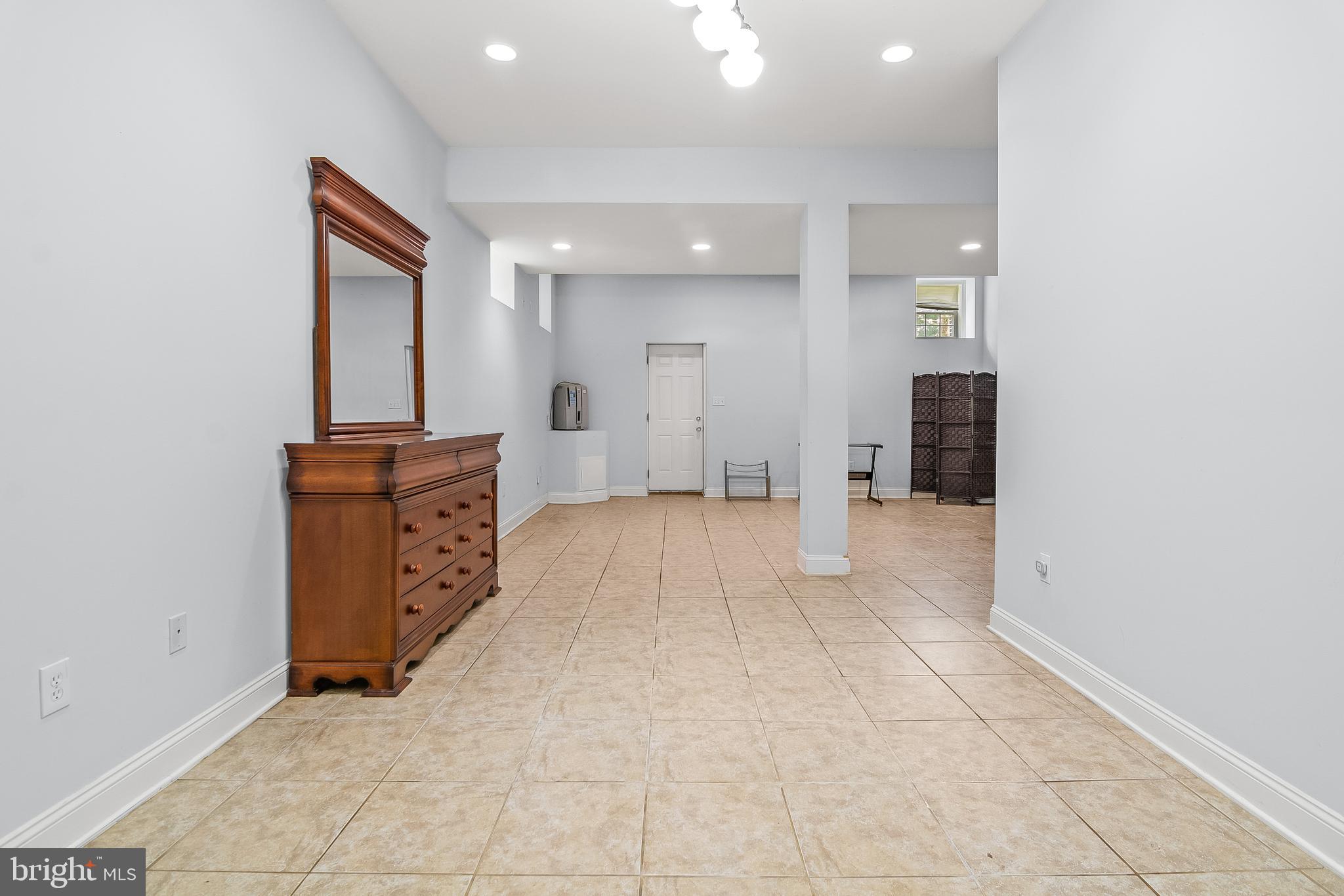 11809 CEDAR LANE