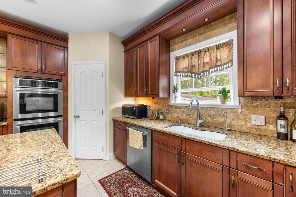 11809 CEDAR LANE