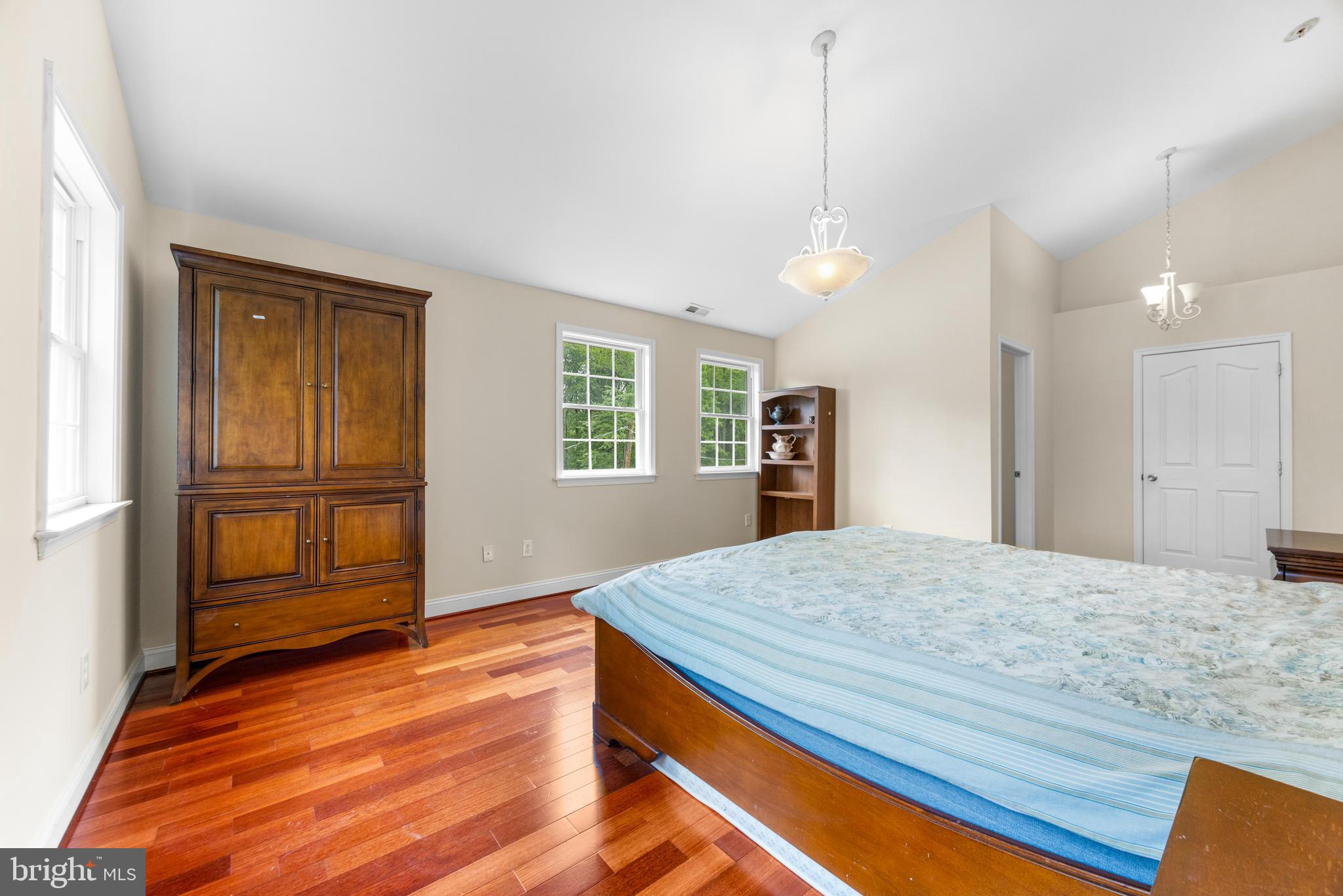 11809 CEDAR LANE