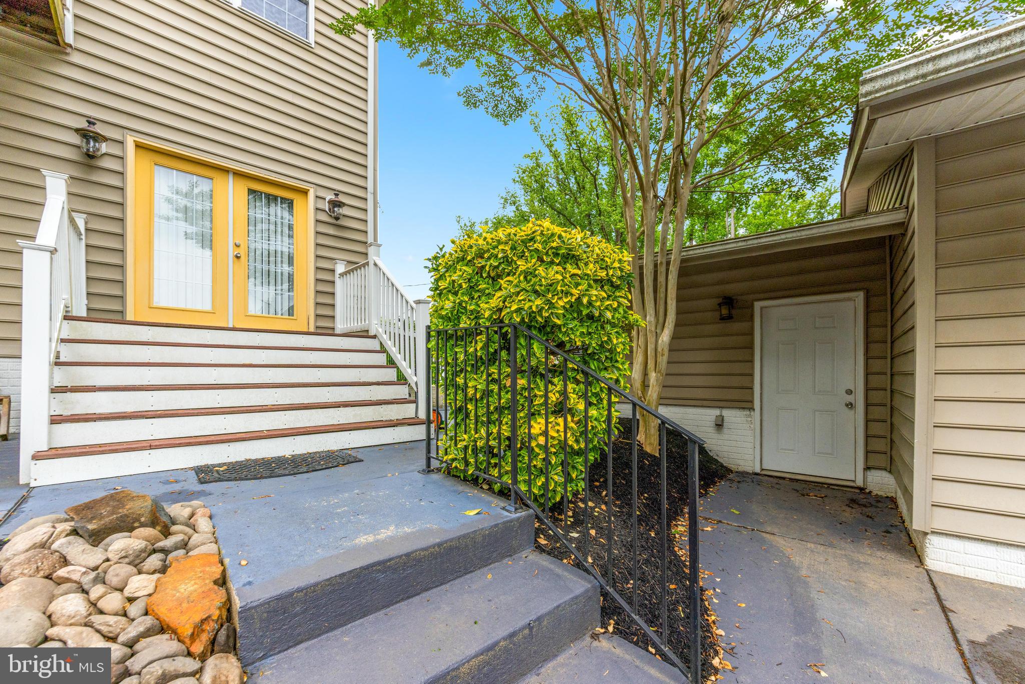 11809 CEDAR LANE