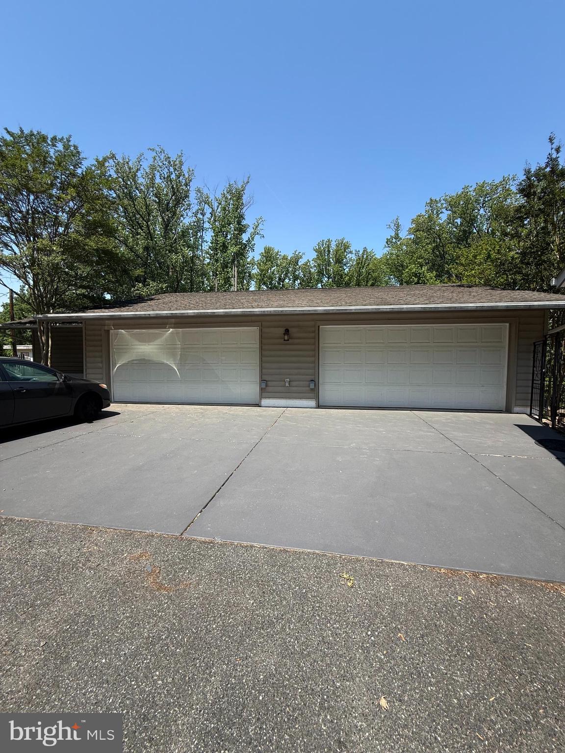 11809 CEDAR LANE