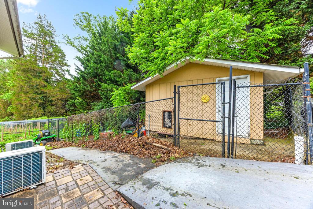 11809 CEDAR LANE