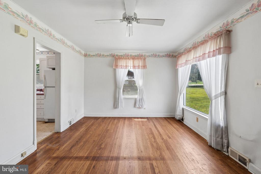 7219 NEW CUT ROAD