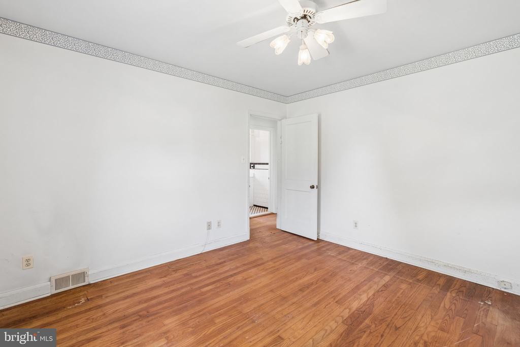 7219 NEW CUT ROAD