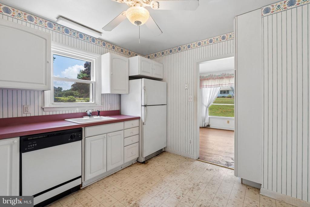 7219 NEW CUT ROAD